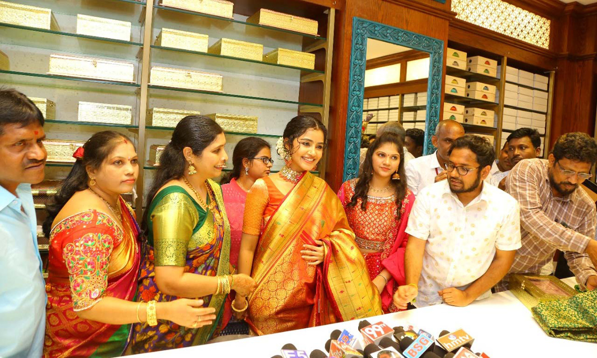 Actress Anupama Parameswaran PPR Shopping Mall Opening - Sakshi6