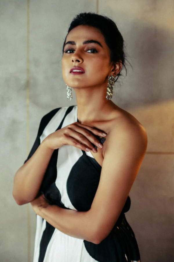 Shraddha Srinath Latest Photos - Sakshi9