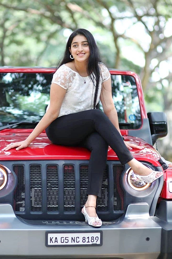 Mouryani HD Photos - Sakshi5