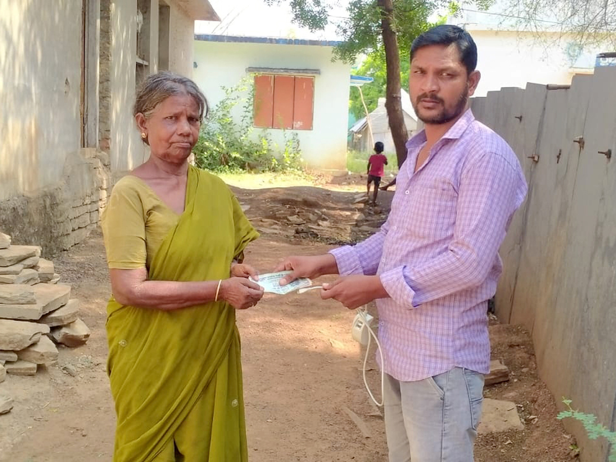 YSR Pensions Home Delivery In All Over Andhra pradesh Photo Gallery - Sakshi2