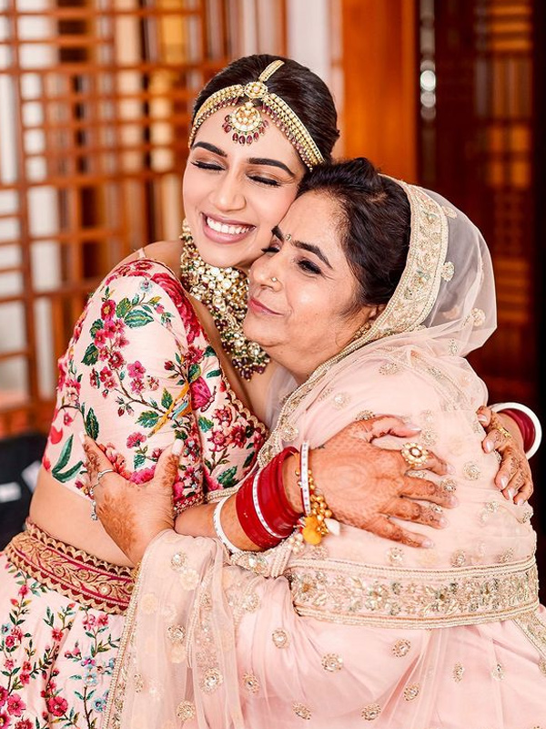 Jasprit Bumrah Wife Sanjana Ganesan Beautifult Photos - Sakshi2