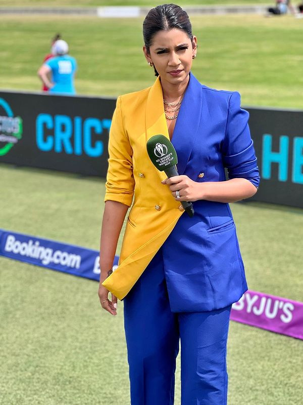 Jasprit Bumrah Wife Sanjana Ganesan Beautifult Photos - Sakshi8