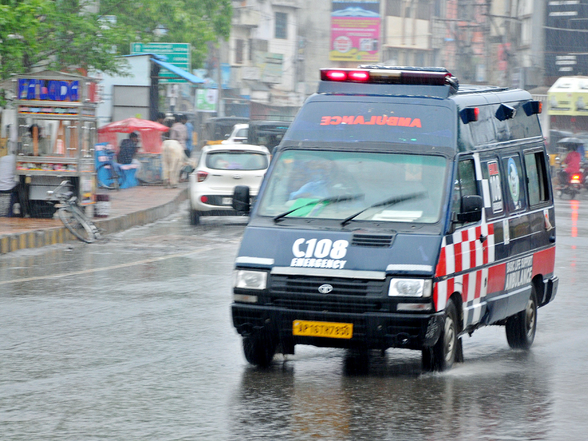 Cyclone Asani To Hit Uttarandhra Photo Gallery - Sakshi8