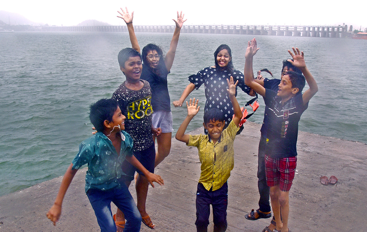 Heavy Rains In Krishna District - Sakshi24