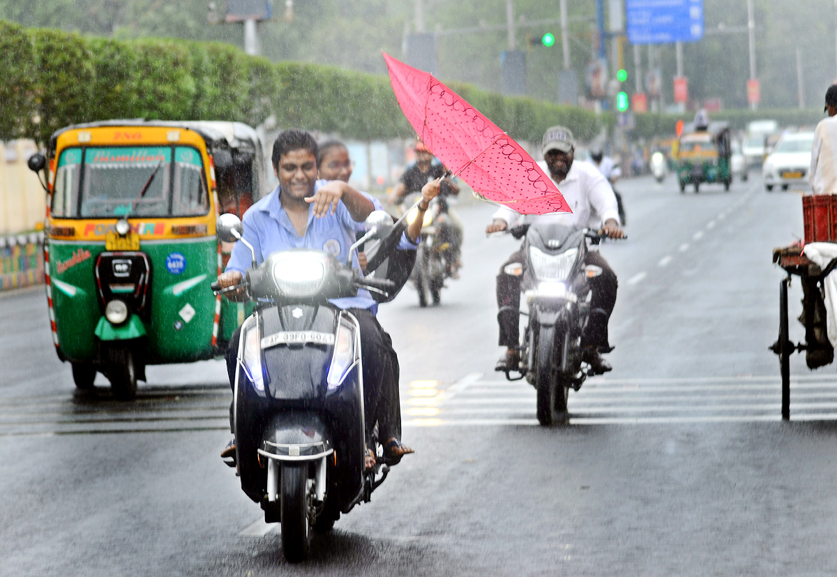 Heavy Rains In Krishna District - Sakshi12