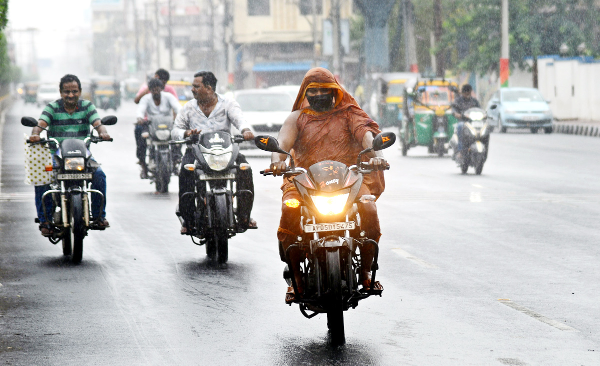 Heavy Rains In Krishna District - Sakshi13
