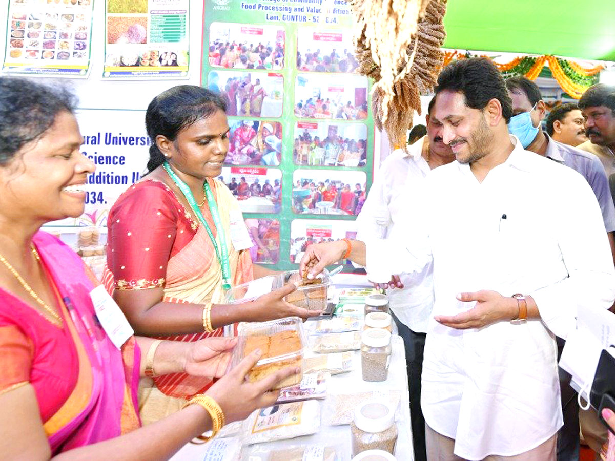 AP CM YS Jagan Disburse YSR Rythu Bharosa in Eluru District - Sakshi14