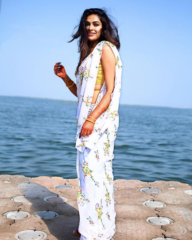 Bigg Boss Beauty Divi Vadthya Beautiful Photos  - Sakshi3