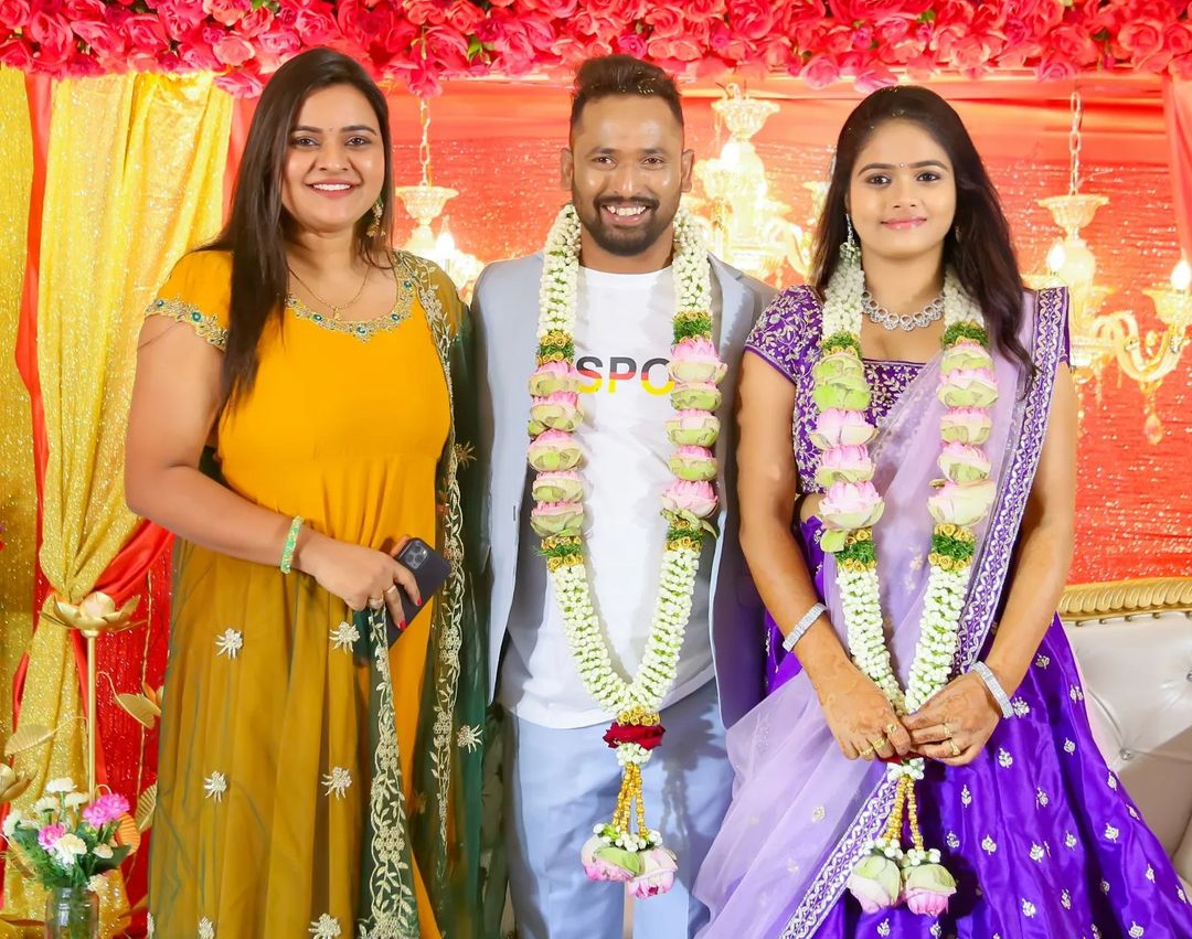 Jabardasth Kiraak Rp Engagement Photos - Sakshi7
