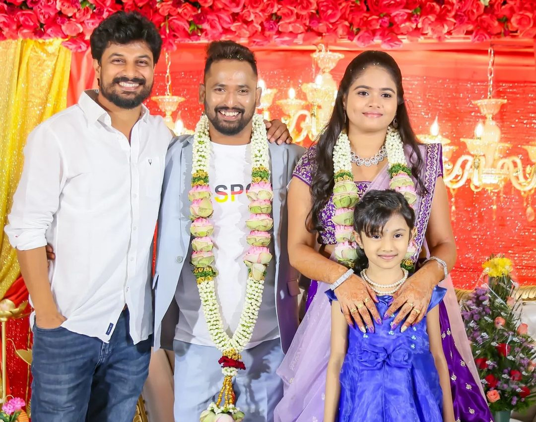 Jabardasth Kiraak Rp Engagement Photos - Sakshi16