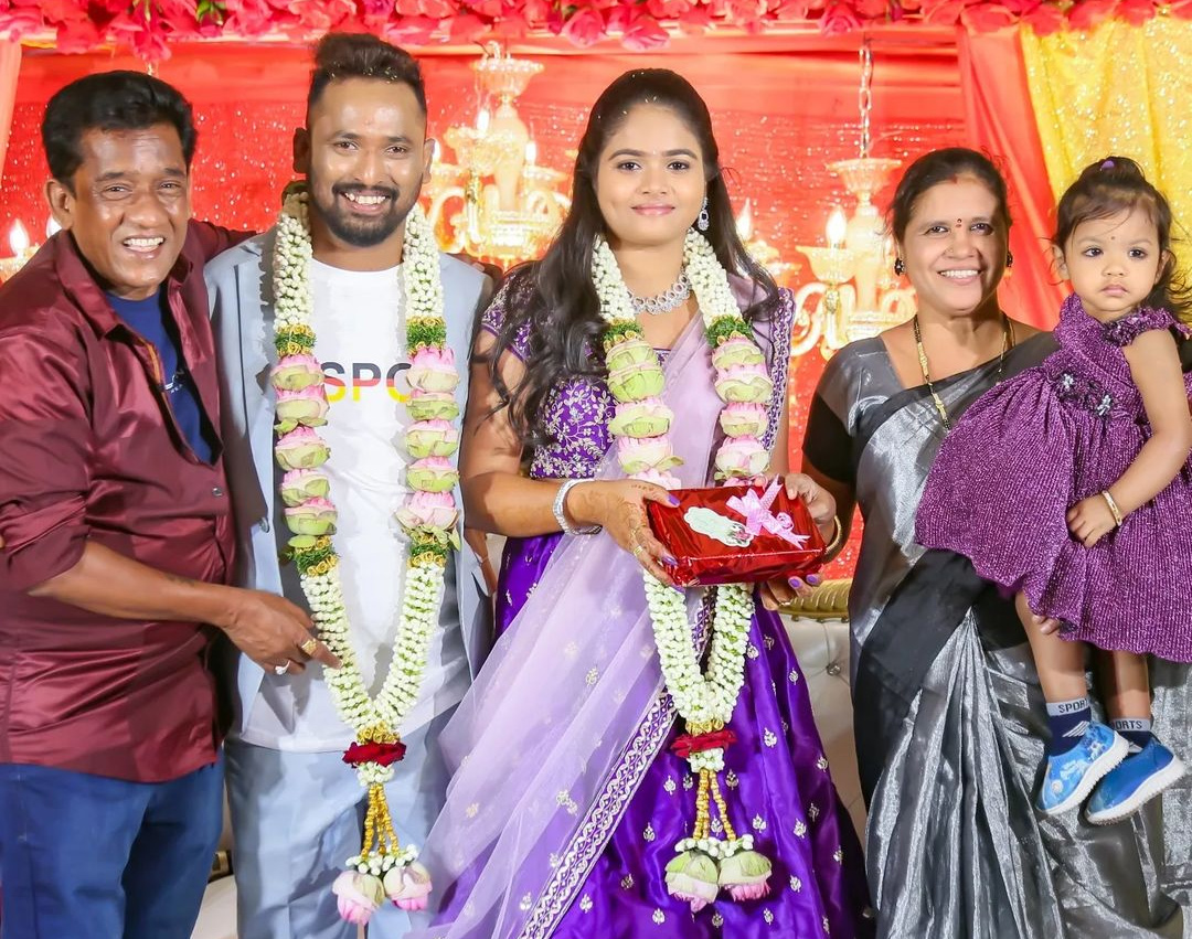 Jabardasth Kiraak Rp Engagement Photos - Sakshi22