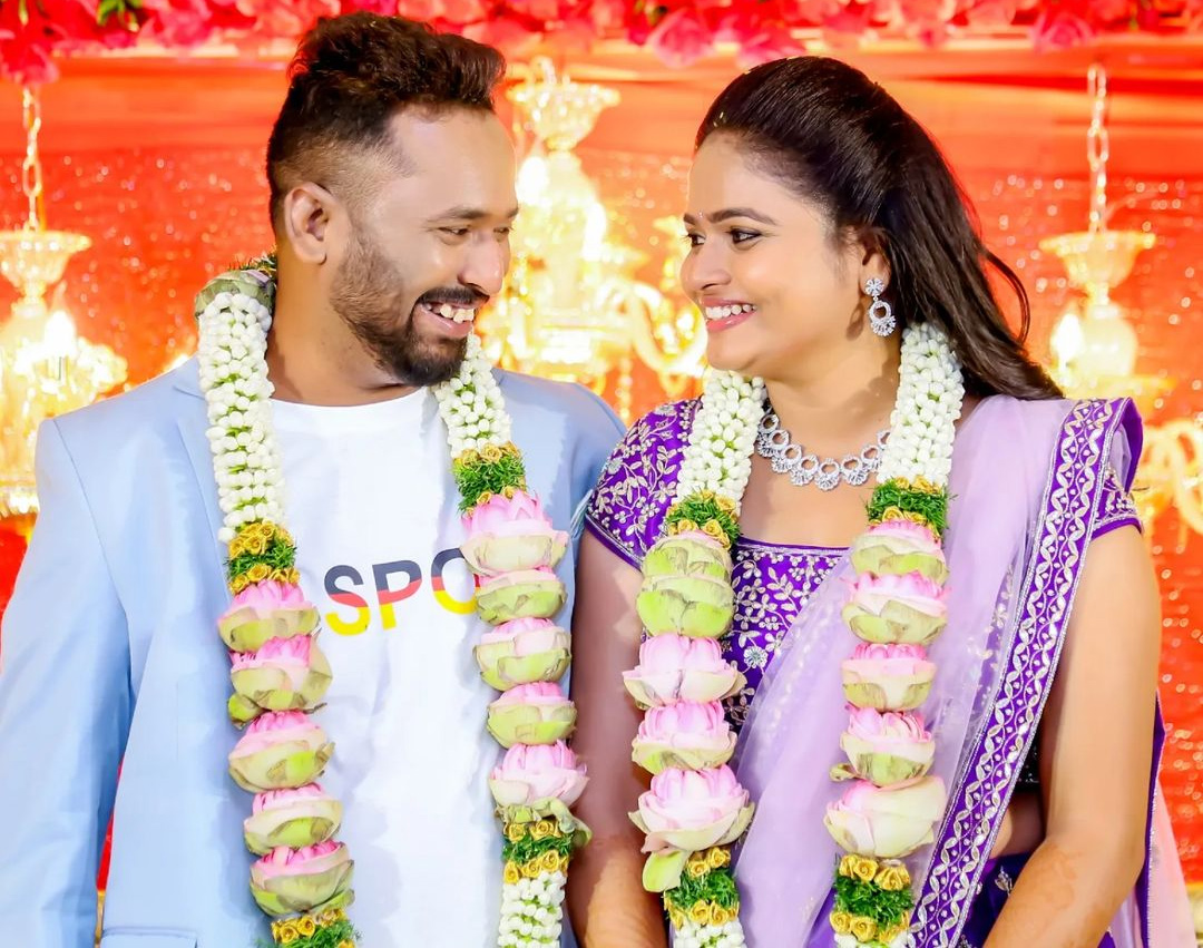 Jabardasth Kiraak Rp Engagement Photos - Sakshi27