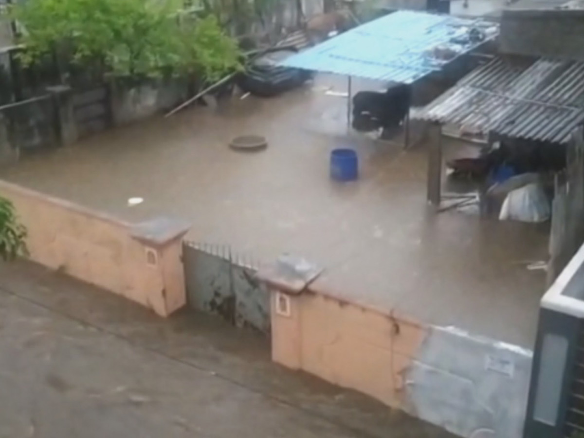 Heavy rain in hyderabad Photo Gallery - Sakshi11