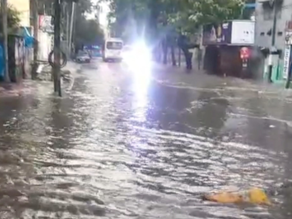 Heavy rain in hyderabad Photo Gallery - Sakshi4