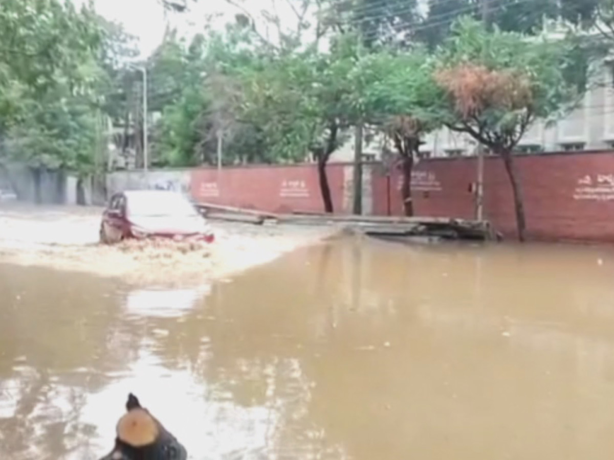 Heavy rain in hyderabad Photo Gallery - Sakshi9
