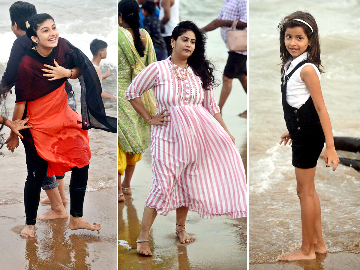 Tourists Rush at Rushikonda Beach Visakhapatnam - Sakshi1
