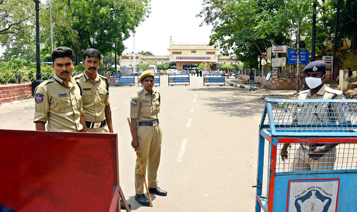 Agnipath Protests In Secunderabadrailwaystation - Sakshi5
