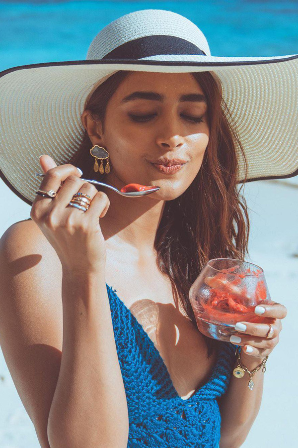 pooja hegde latest pictures Photo Gallery - Sakshi12