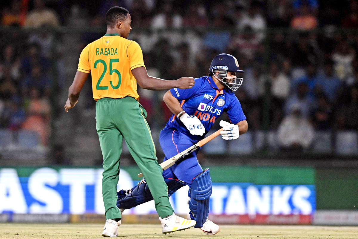 India Lose First T20 - Sakshi7