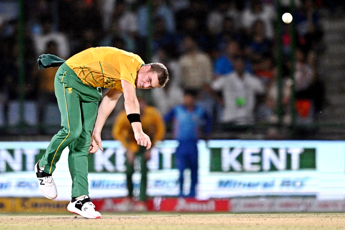 India Lose First T20 - Sakshi8