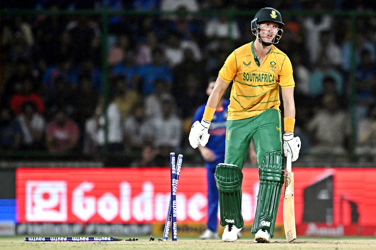 India Lose First T20 - Sakshi16