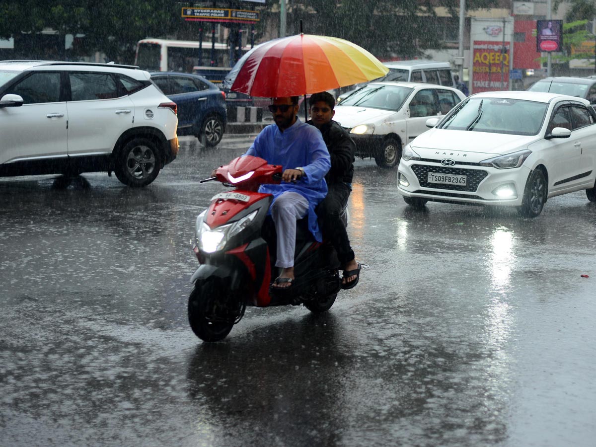 Heavy Rain In Hyderabad Photo Gallery - Sakshi15