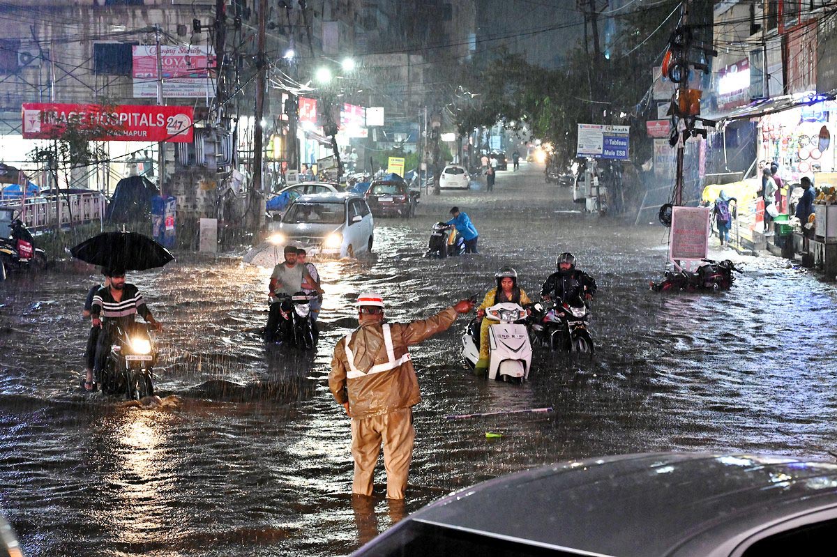 Heavy Rain In Hyderabad Photo Gallery - Sakshi7