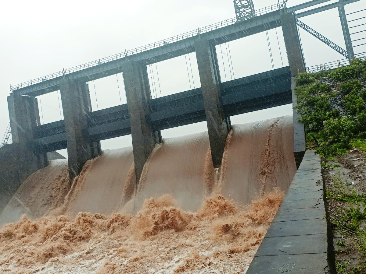 Heavy rains in Telangana Photo Gallery - Sakshi41