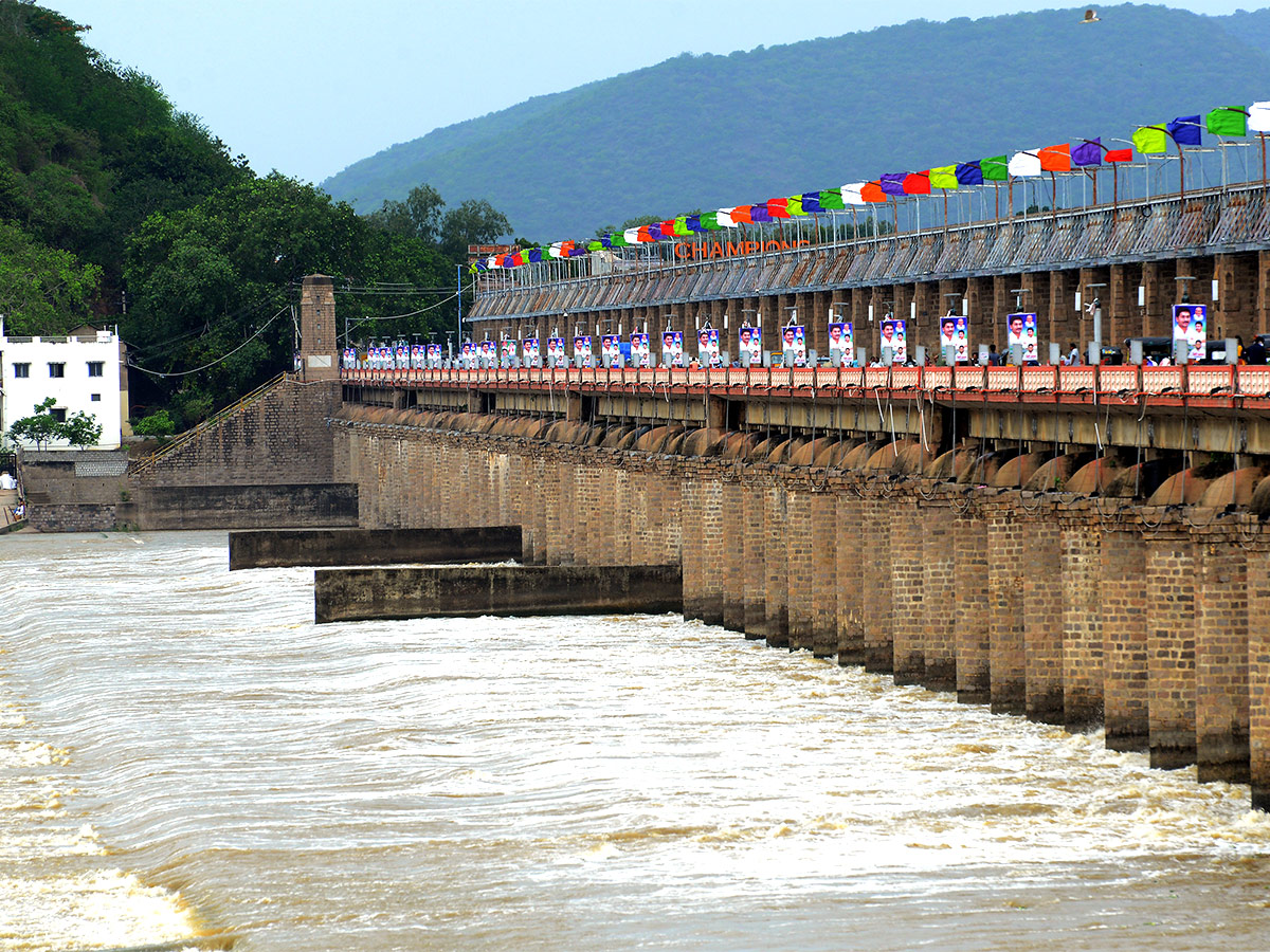 Huge Flood hit In Prakasam Barrage - Sakshi8