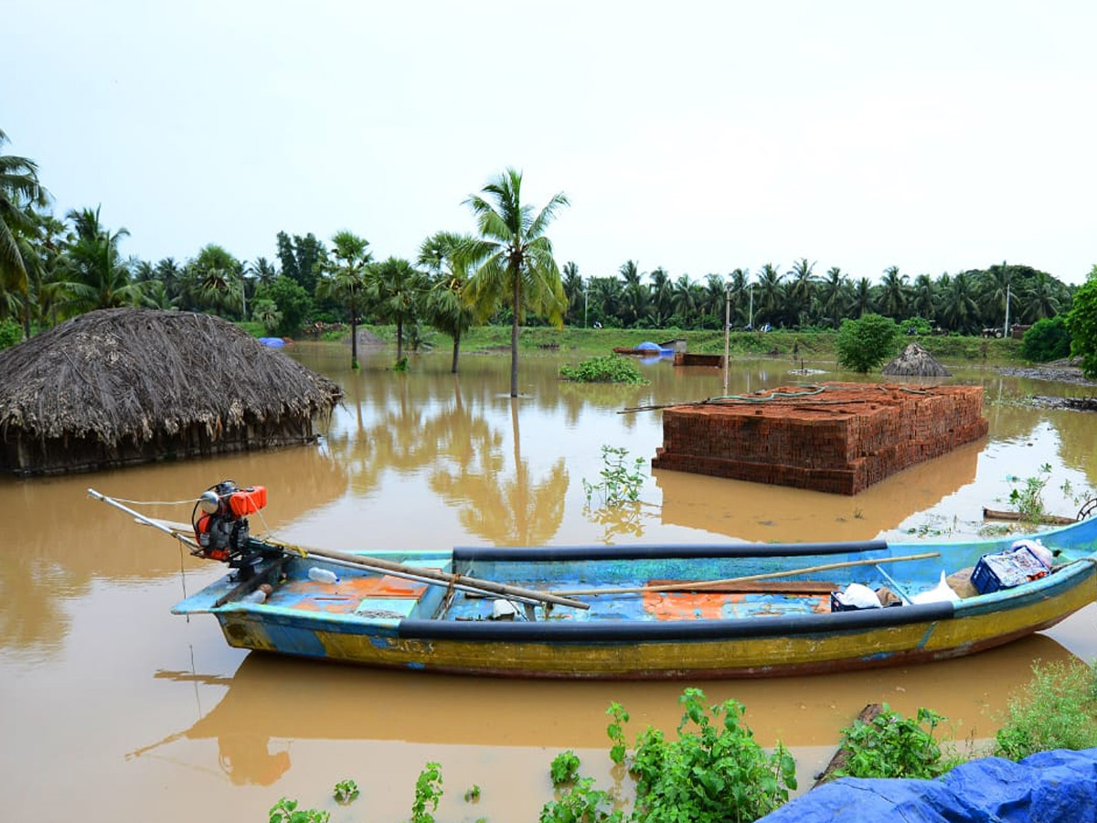Godavari Flood Affect in Konaseema District Photo Gallery - Sakshi3