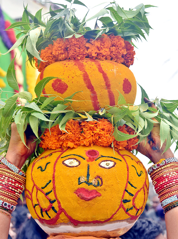 Lal Darwaza Mahankali Bonalu Grandly Celebrated At Hyderabad - Sakshi29