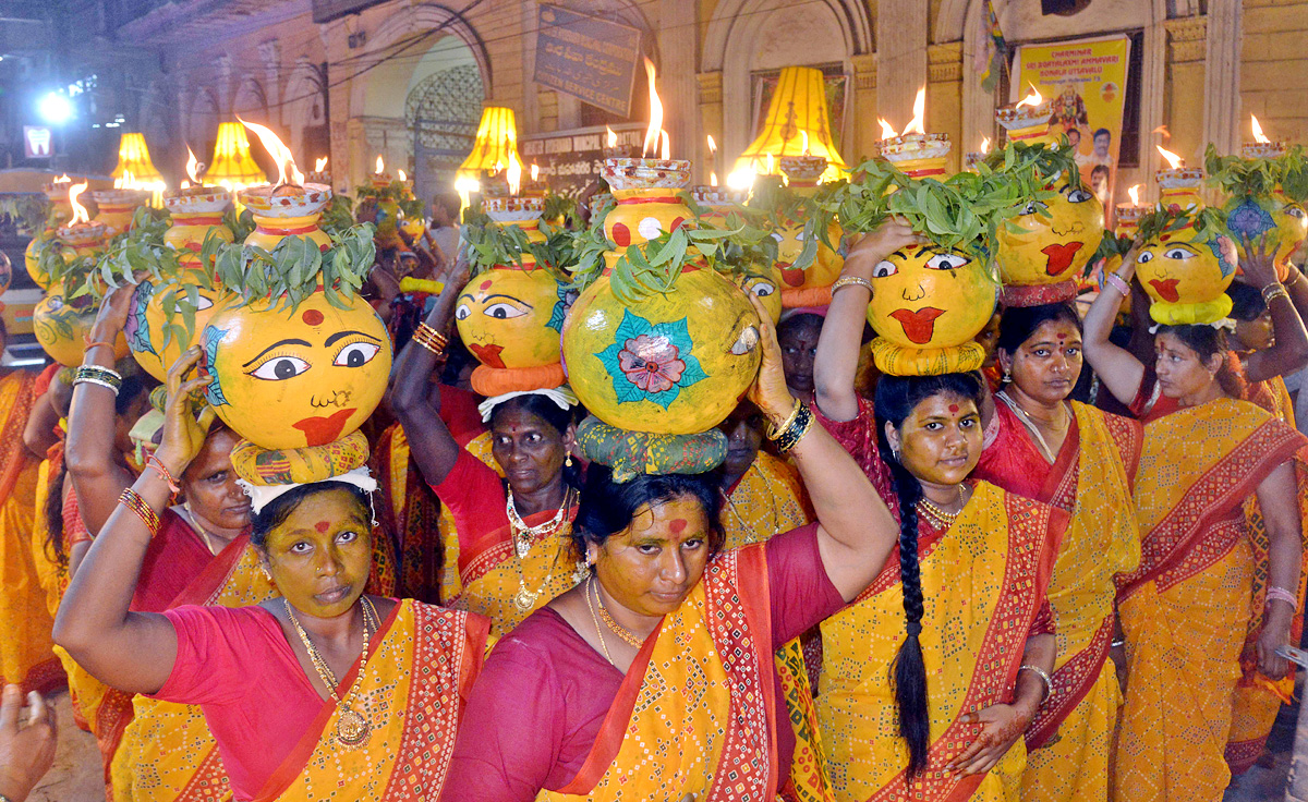 Akkanna Madanna Mahankali Jatara Bonalu 2022 - Sakshi24