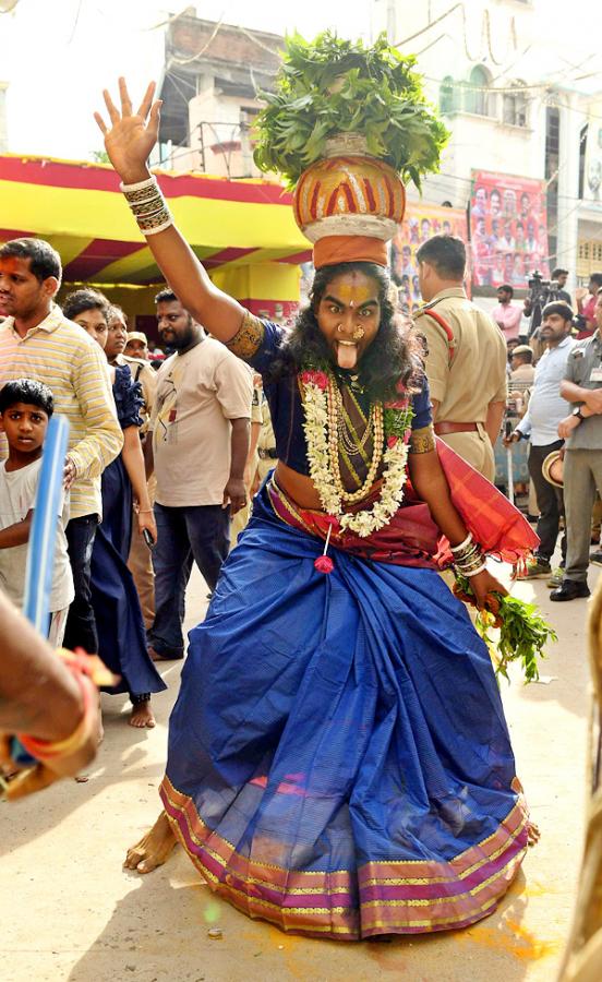 Akkanna Madanna Mahankali Jatara Bonalu 2022 - Sakshi40