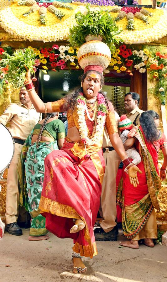 Akkanna Madanna Mahankali Jatara Bonalu 2022 - Sakshi41