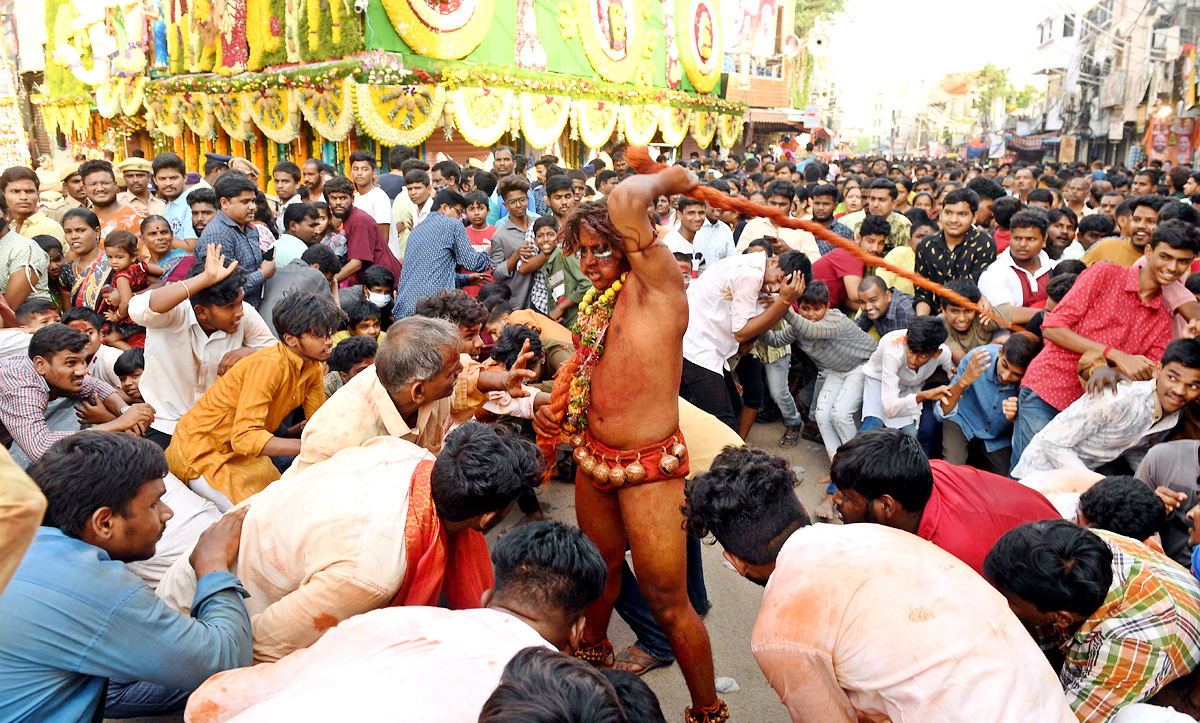 Akkanna Madanna Mahankali Jatara Bonalu 2022 - Sakshi25