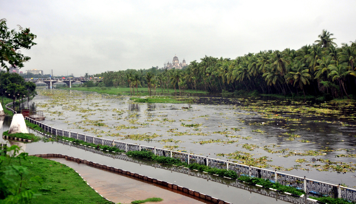Heavy Rain In Hyderabad Photo Gallery - Sakshi12