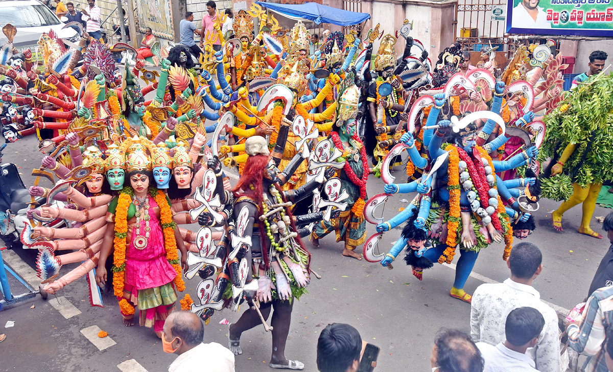 Devotees From Telangana offer Golden Bonam to Kanaka Durga - Sakshi34