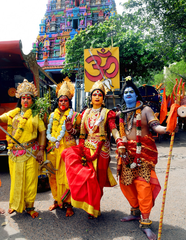 Devotees From Telangana offer Golden Bonam to Kanaka Durga - Sakshi39