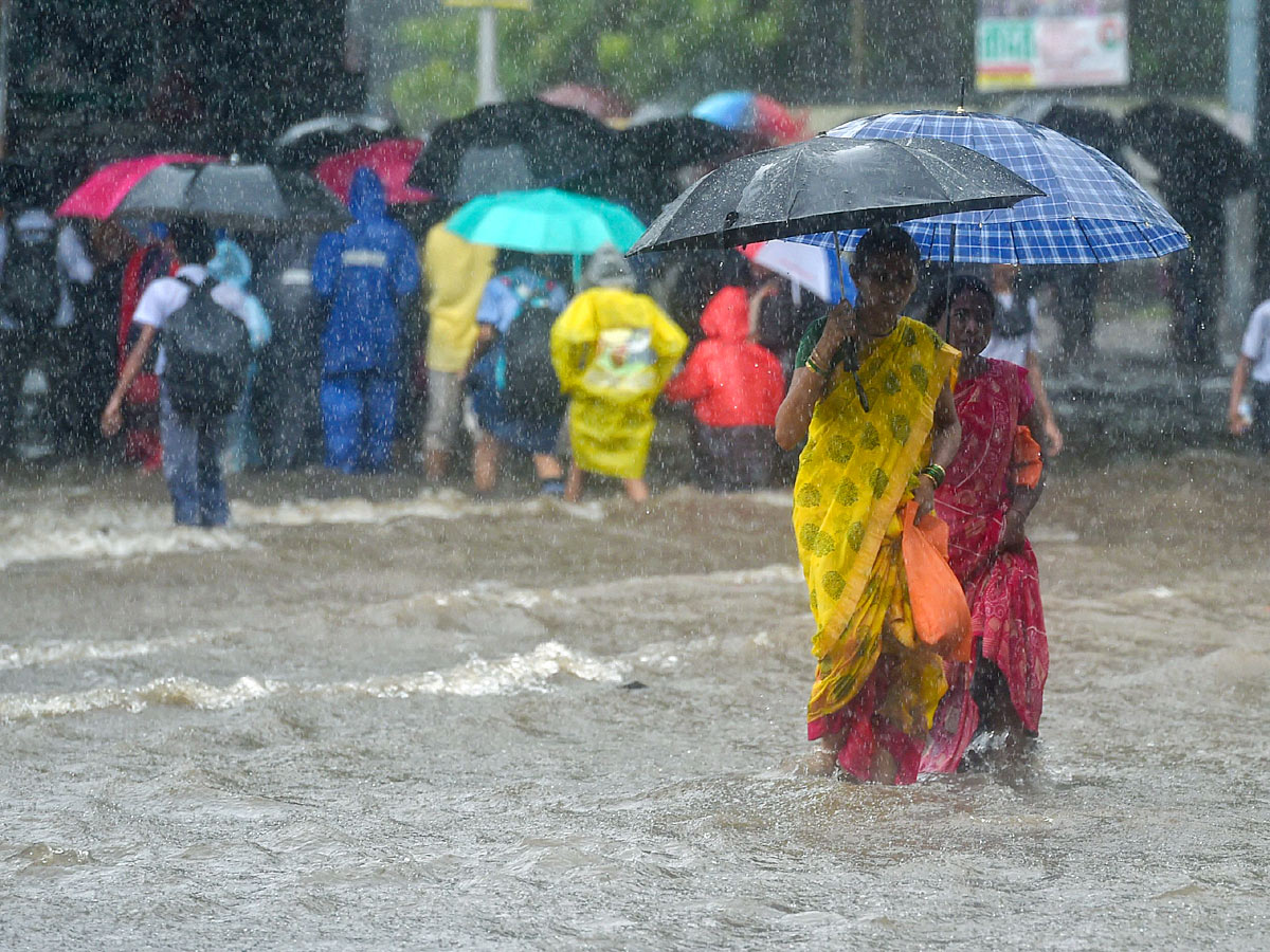 Heavy rains in Mumbai - Sakshi13