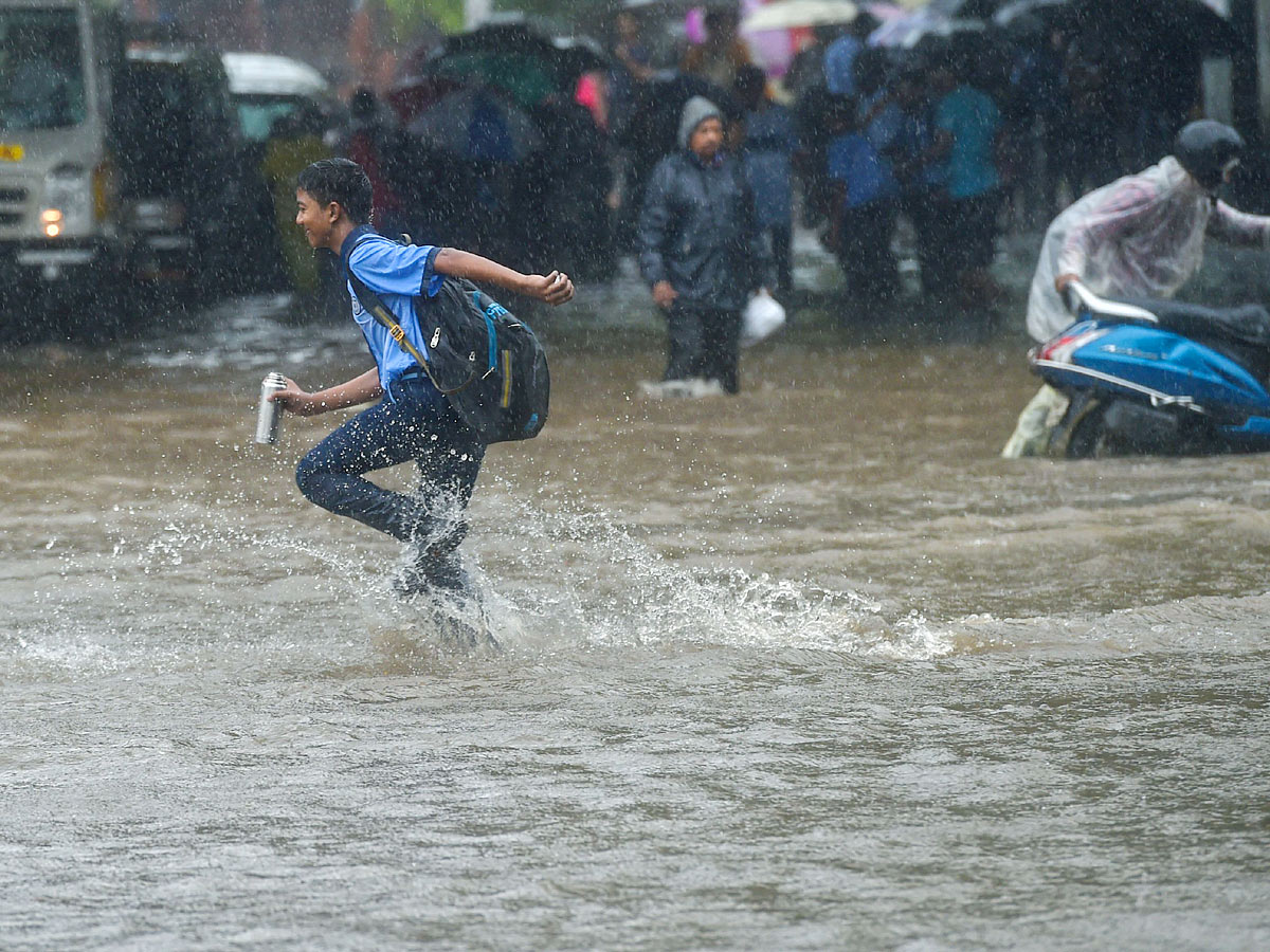 Heavy rains in Mumbai - Sakshi6