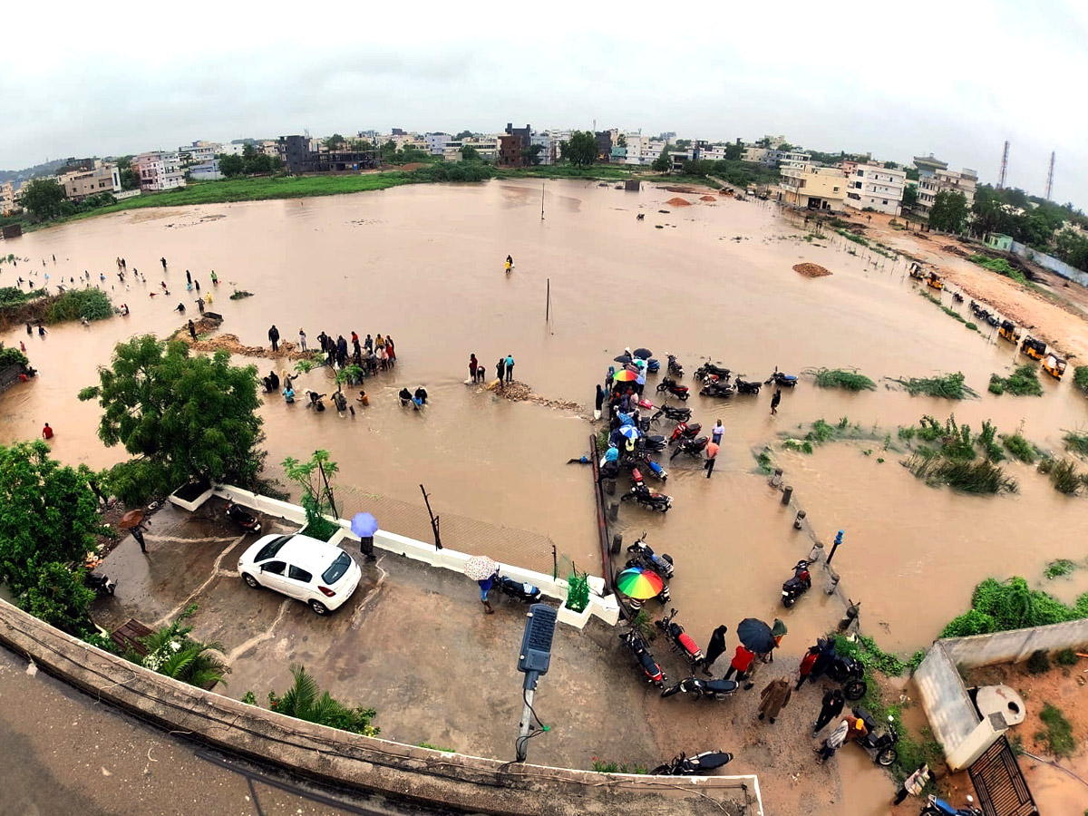 Heavy Rains In Telugu States - Sakshi1