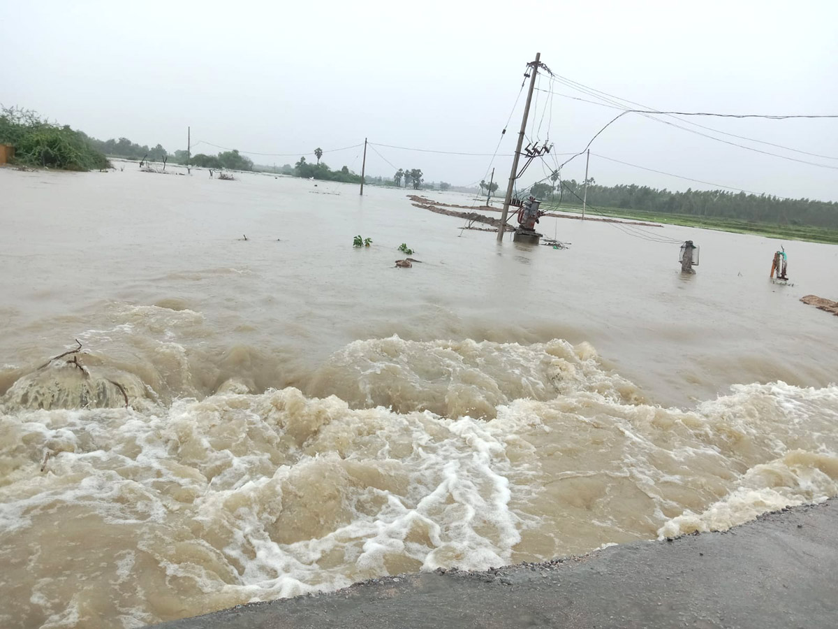 Heavy Rains In Telugu States - Sakshi16