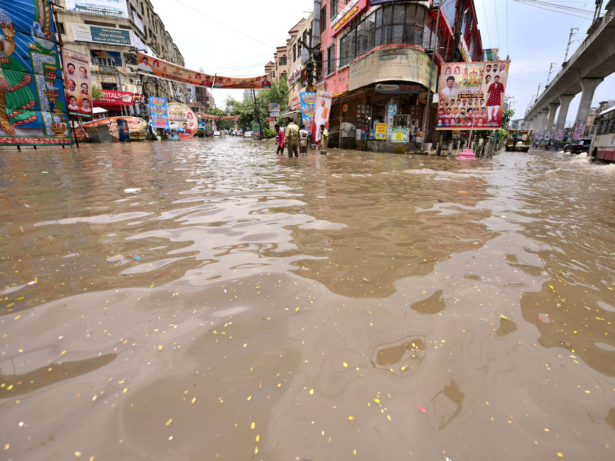 Heavy Rains In Hyderabad Photo Gallery - Sakshi1
