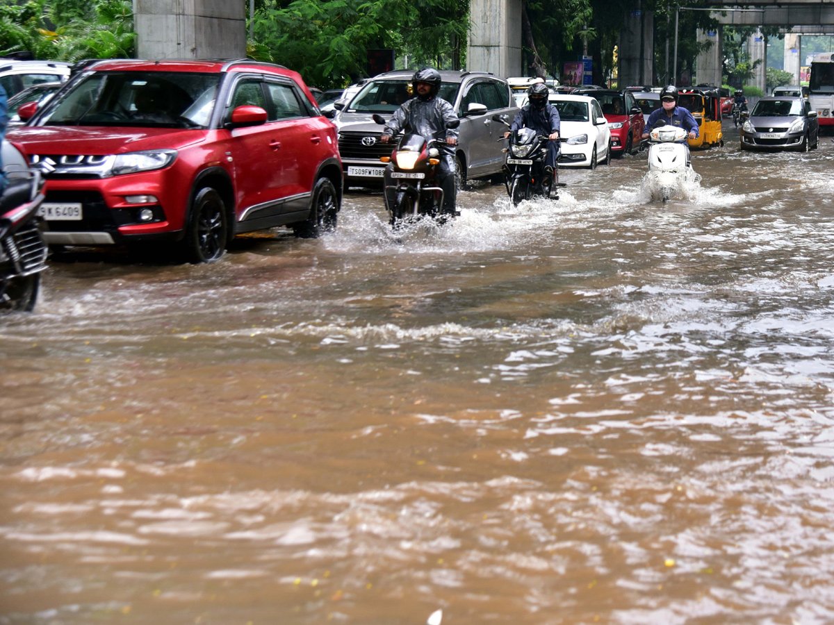 Heavy Rains In Hyderabad Photo Gallery - Sakshi16