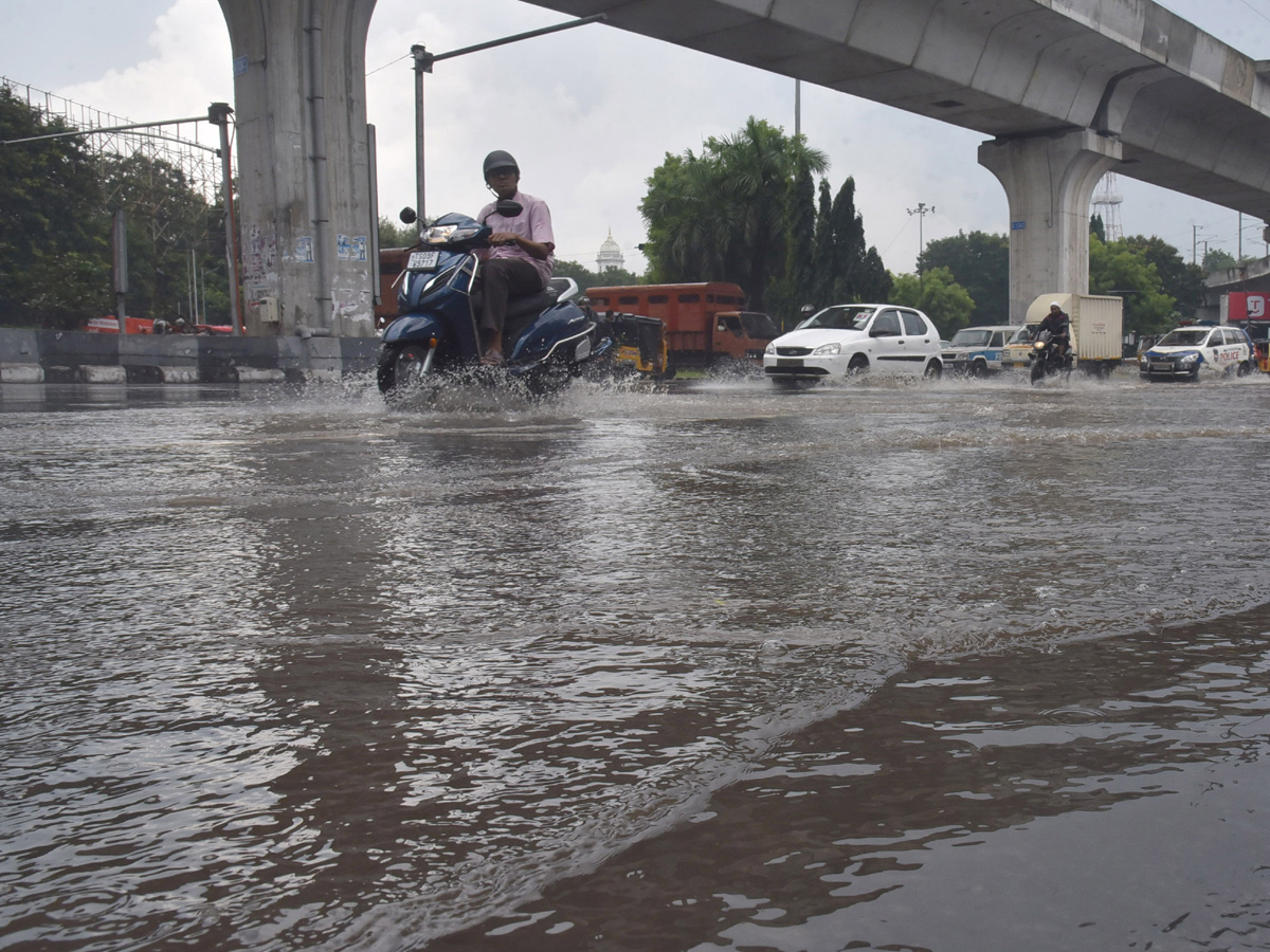 Heavy Rains In Hyderabad Photo Gallery - Sakshi18