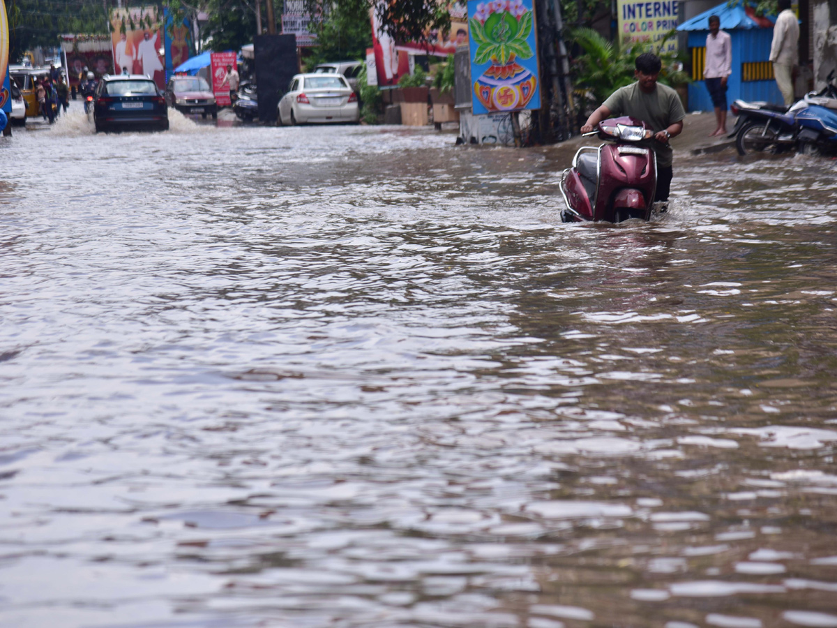 Heavy Rains In Hyderabad Photo Gallery - Sakshi3