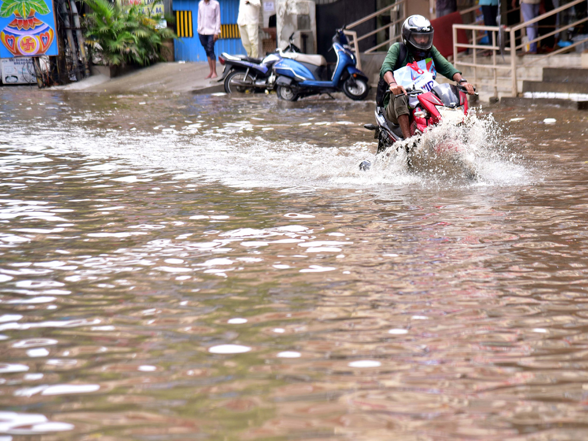 Heavy Rains In Hyderabad Photo Gallery - Sakshi4