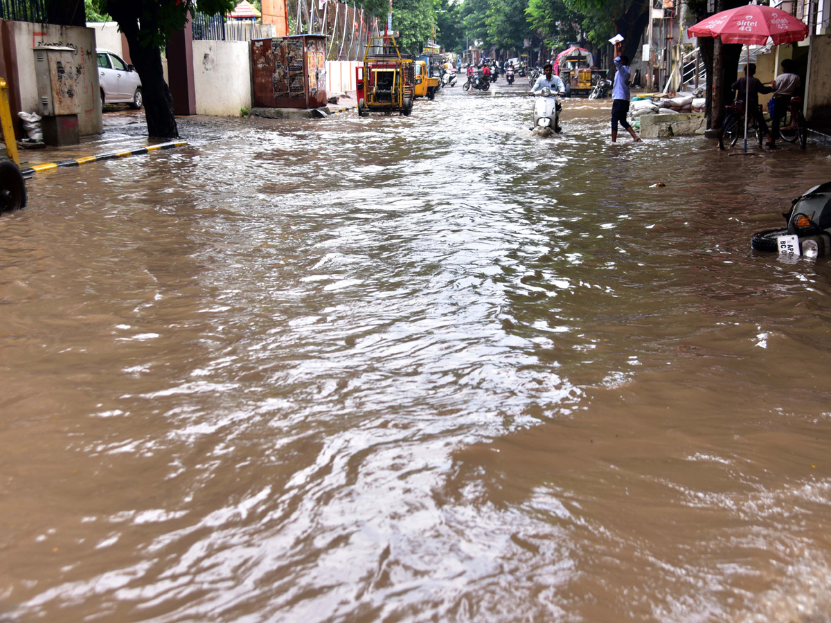 Heavy Rains In Hyderabad Photo Gallery - Sakshi5