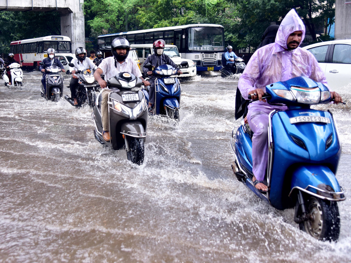 Heavy Rains In Hyderabad Photo Gallery - Sakshi6