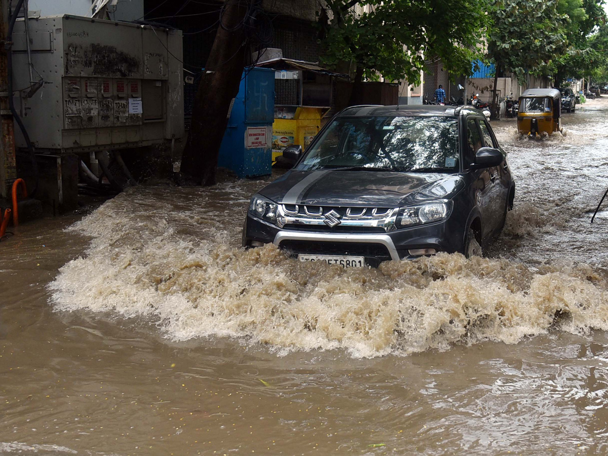 Heavy Rains In Hyderabad Photo Gallery - Sakshi8